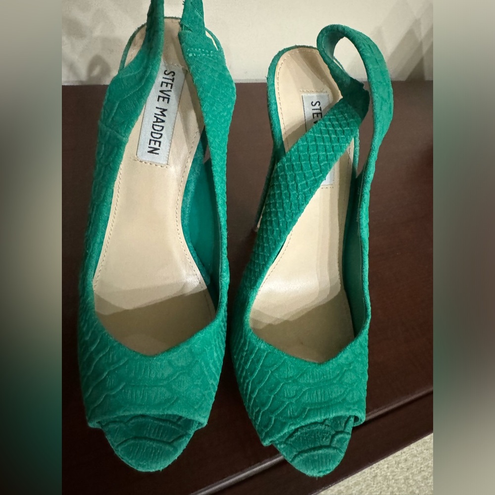 Size 7. Nearly new